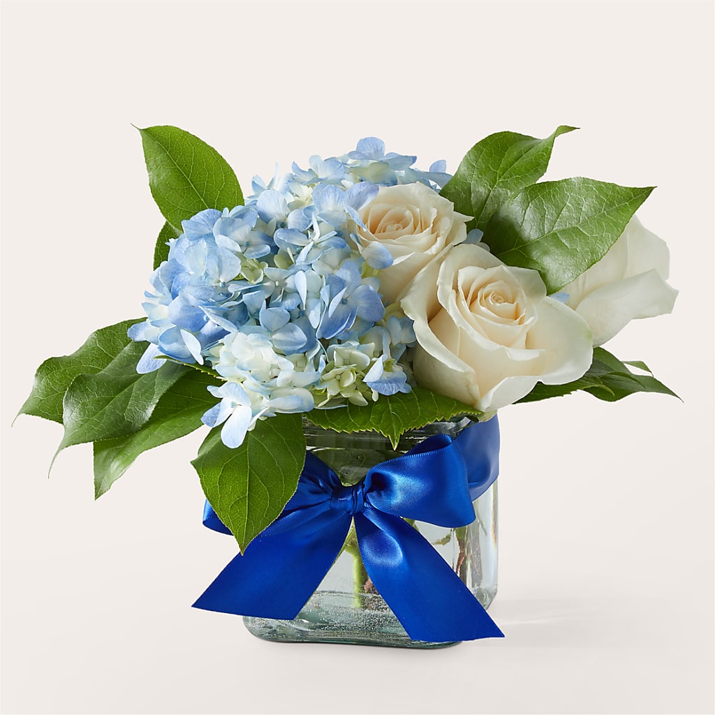 Sky Blue Delight Bouquet – Albelos Flowers Llc, Tampa FL