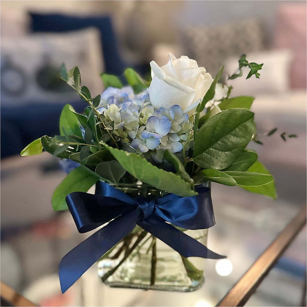 Sky Blue Delight Bouquet –  Albelos Flowers Llc, Tampa FL